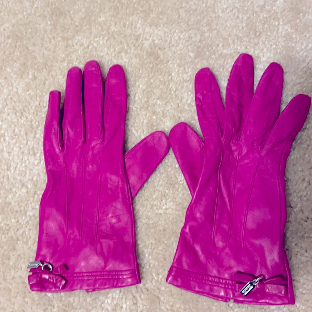 Coach leather gloves